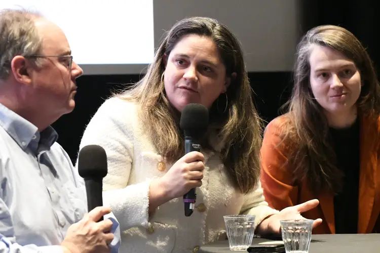 Barbara in een panel tussen Bert Hubert en Kim van Sparrentak